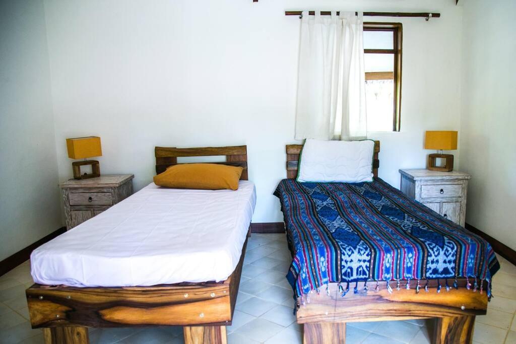 Beach-Front Sumbawa Surf House Lemonga Extérieur photo
