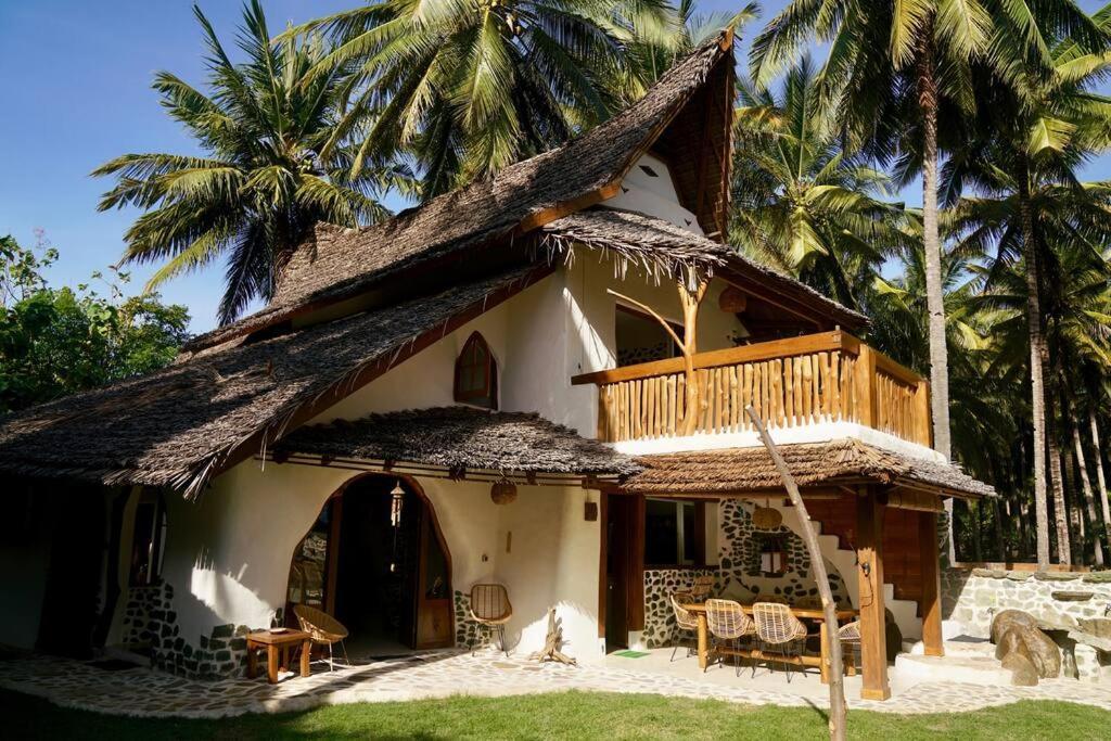 Beach-Front Sumbawa Surf House Lemonga Extérieur photo