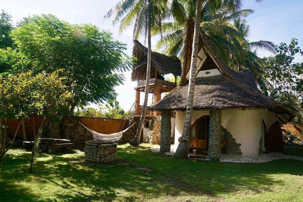 Beach-Front Sumbawa Surf House Lemonga Extérieur photo