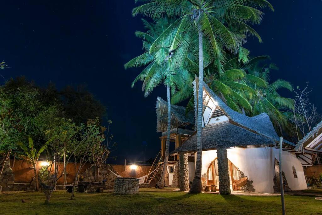 Beach-Front Sumbawa Surf House Lemonga Extérieur photo